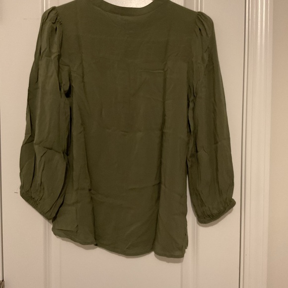 Women’s green top - Picture 3 of 5